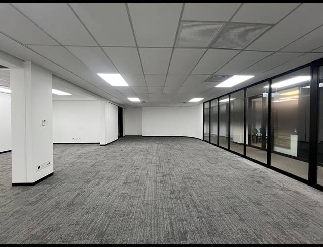141M² OFFICE TO LET IN SANDHURST